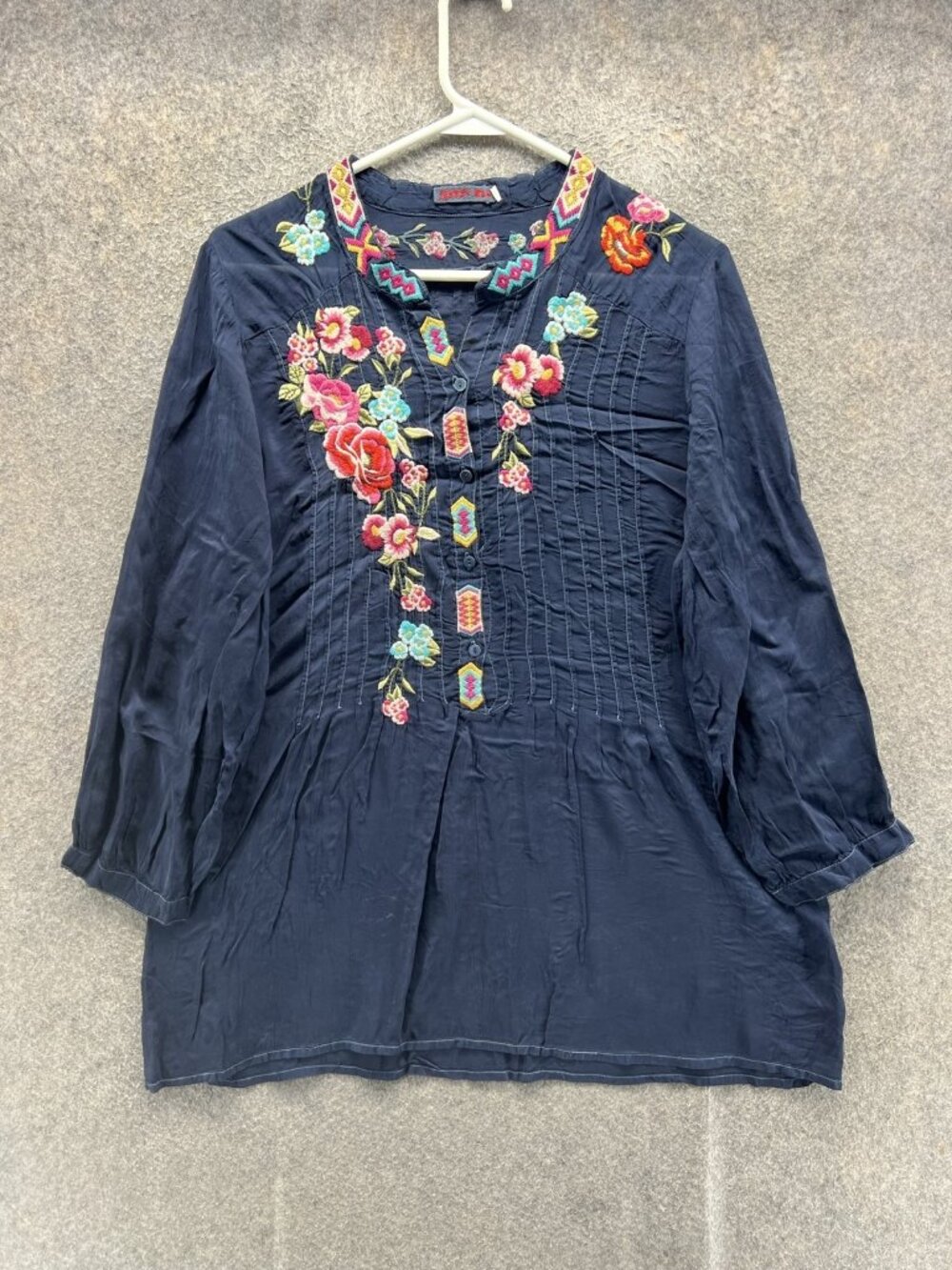 Johnny Was Blouse Women Medium Blue Embroidered Floral 3/4 Sleeve Boho Tunic